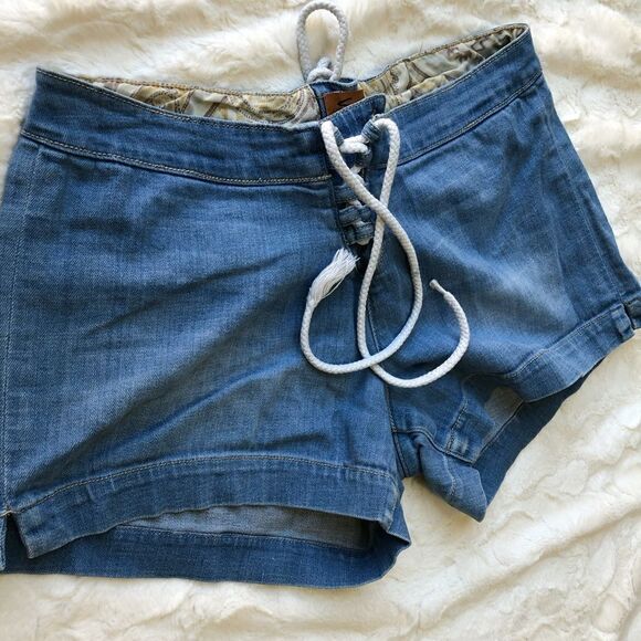 Seven7 Lace Up Shortie Denim Shorts - Women’s 30 - Picture 3 of 5
